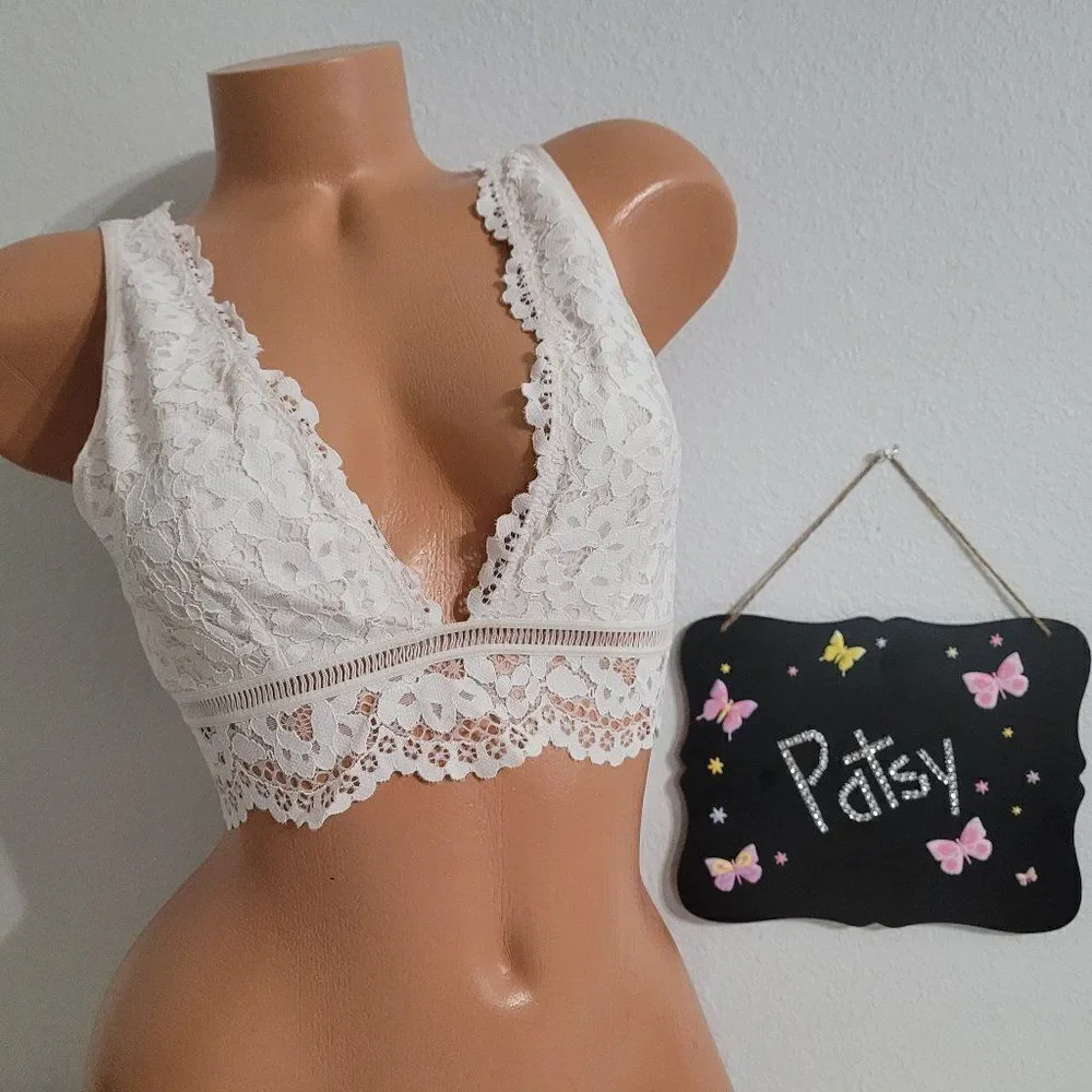 NWT VICTORIA'S SECRET Crochet Lace Bralette Large 940 - Picture 1 of 5